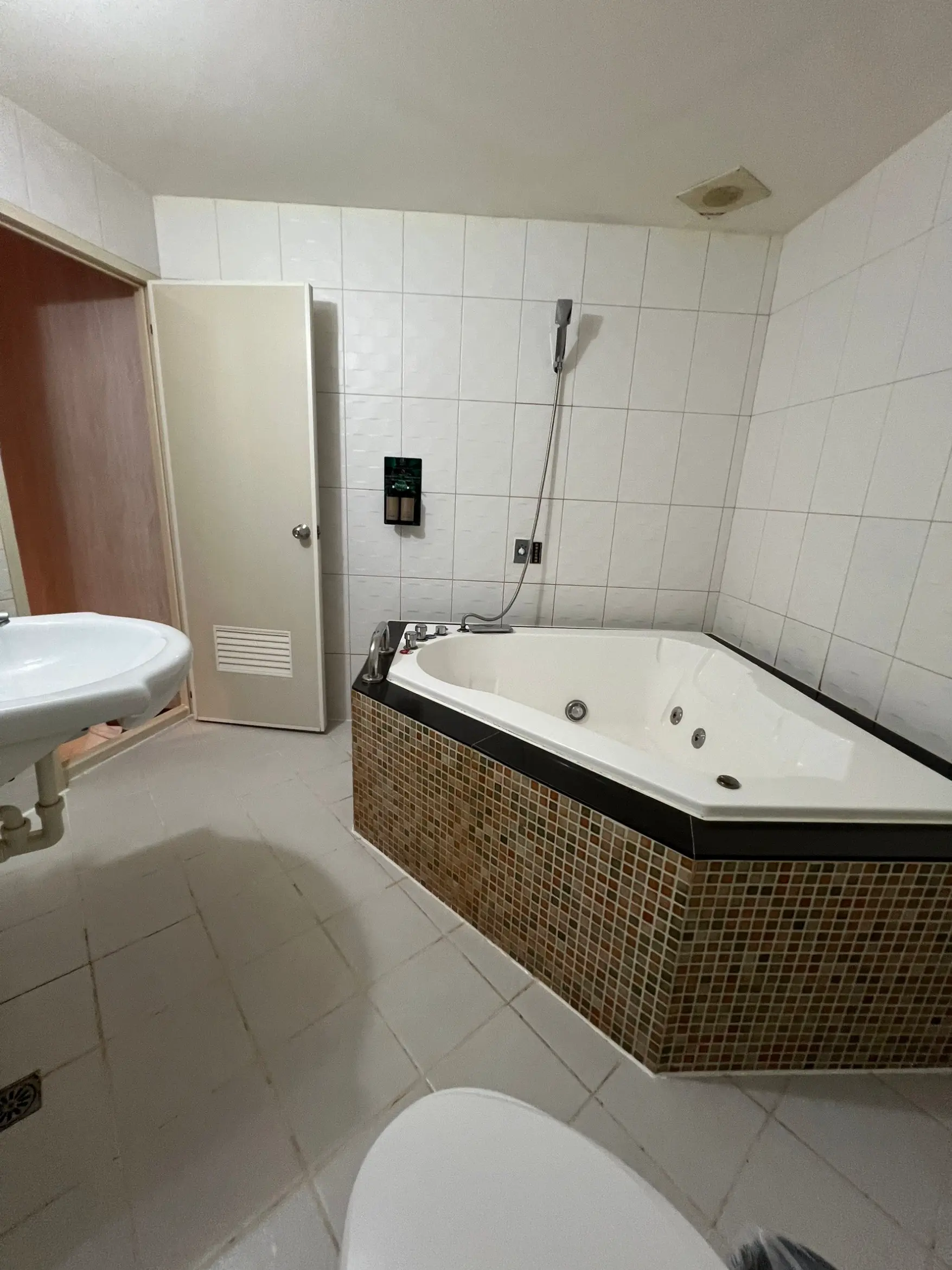 (B/E) 豪華房-附浴缸